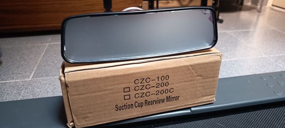 Espelho retrovisor, com ventosa