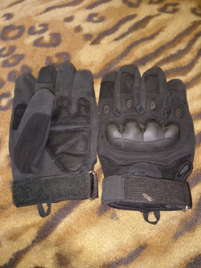 Тактические воєние перчатки