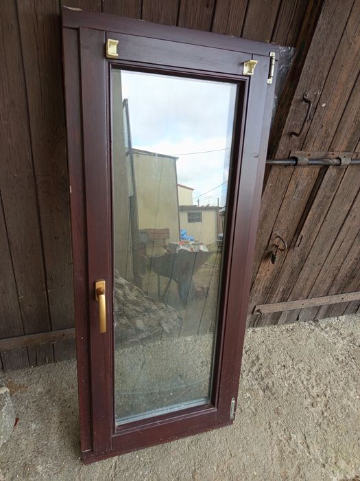 Okno zewnętrzne brązowe dreeniane