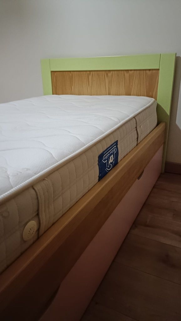 Cama em pinho maciço+colchão