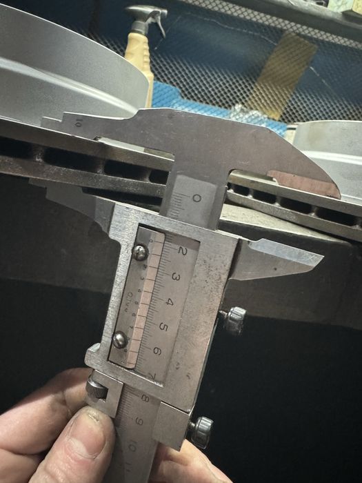 Продам тормозі диски задні E70