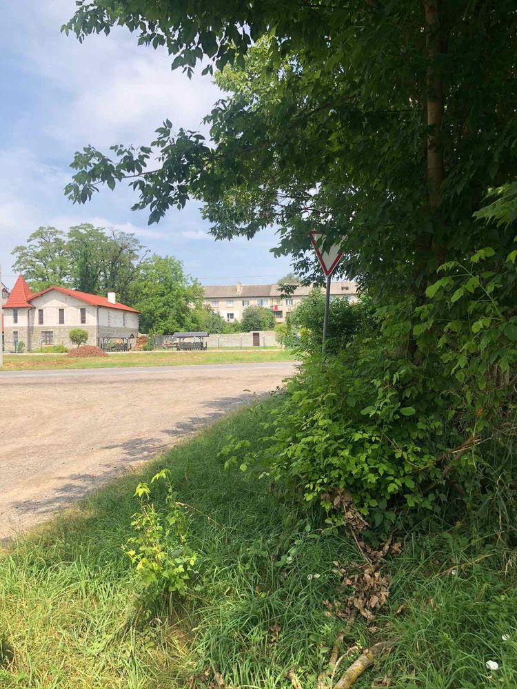 Продаж зем.ділянки 1-ша лінія від траси