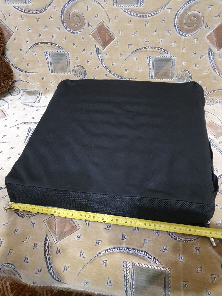 Противопролежнева подушка Roho 45×45×5 см під ремонт і є ціла
