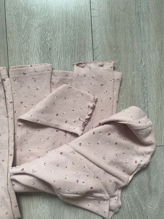 Zara piżama w kwiatki z gofrowej tkaniny rozmiar 152