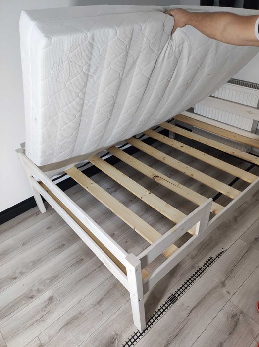 Łóżko z materacem 120x160