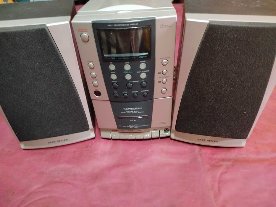 Aparelhagem de som com CD, rádio e cassete