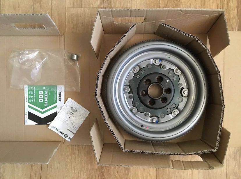 Замена двухмассового маховика  DSG 6