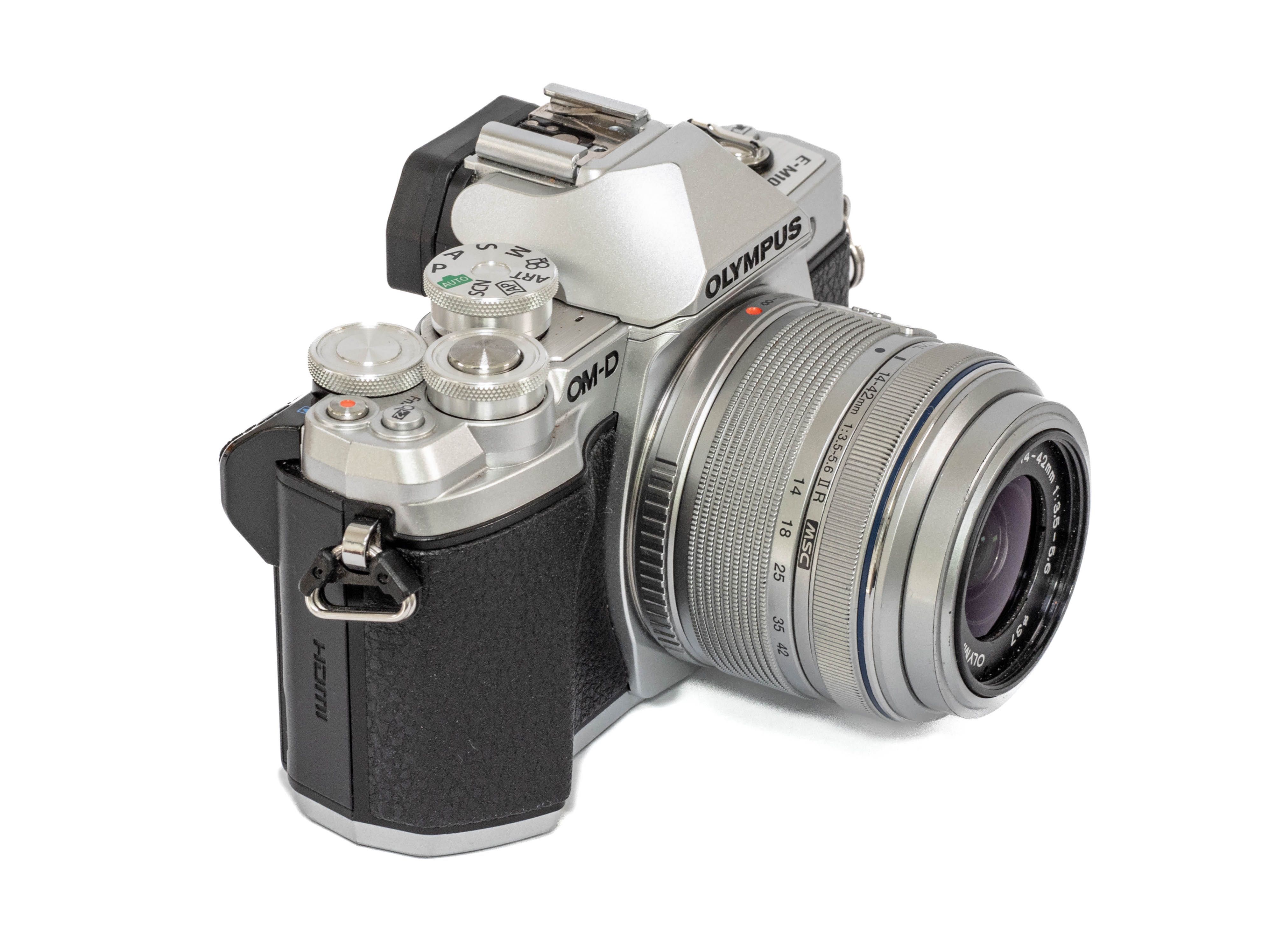 OLYMPUS E-M10 Mark III, Srebrny + Obiektyw M. Zuiko 14-42 mm f/3.5-5.6