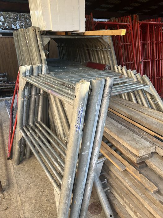 Продам стійки 3-3,5 м