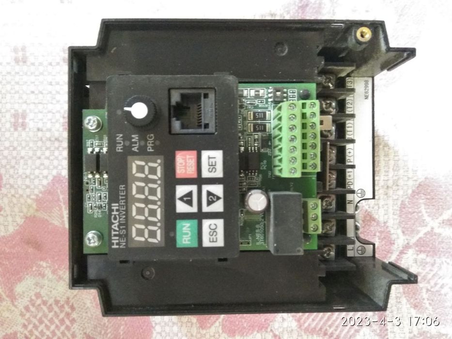 Частотний перетворювач Hitachi NES1-015SBE