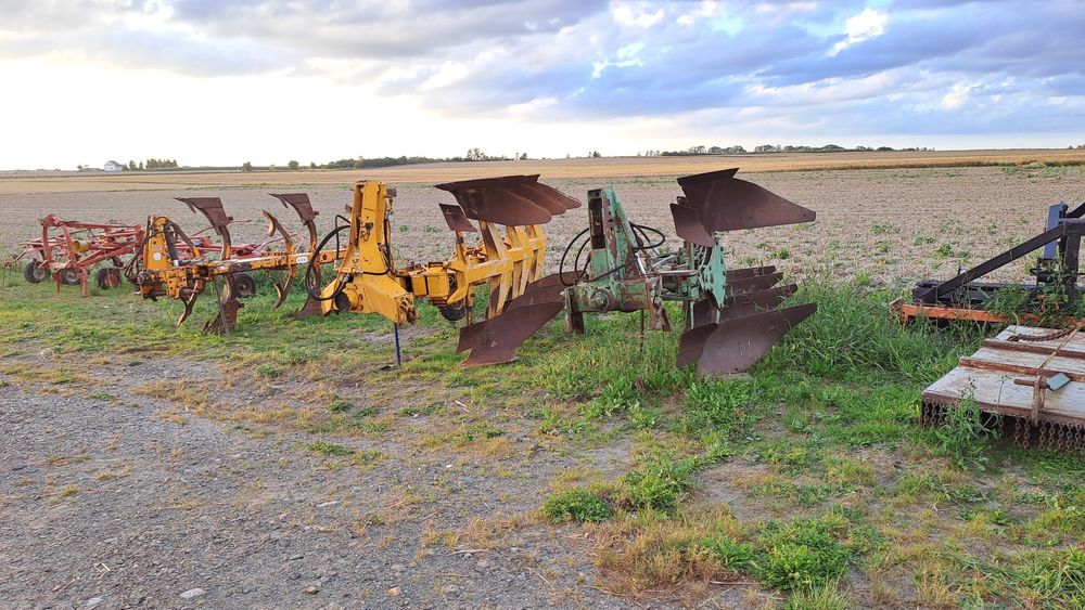 Pług 3 skibowy obrotowy