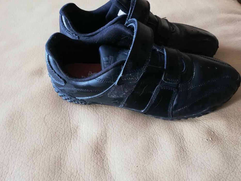 sapatilha preta em pela Lonsdale nº41