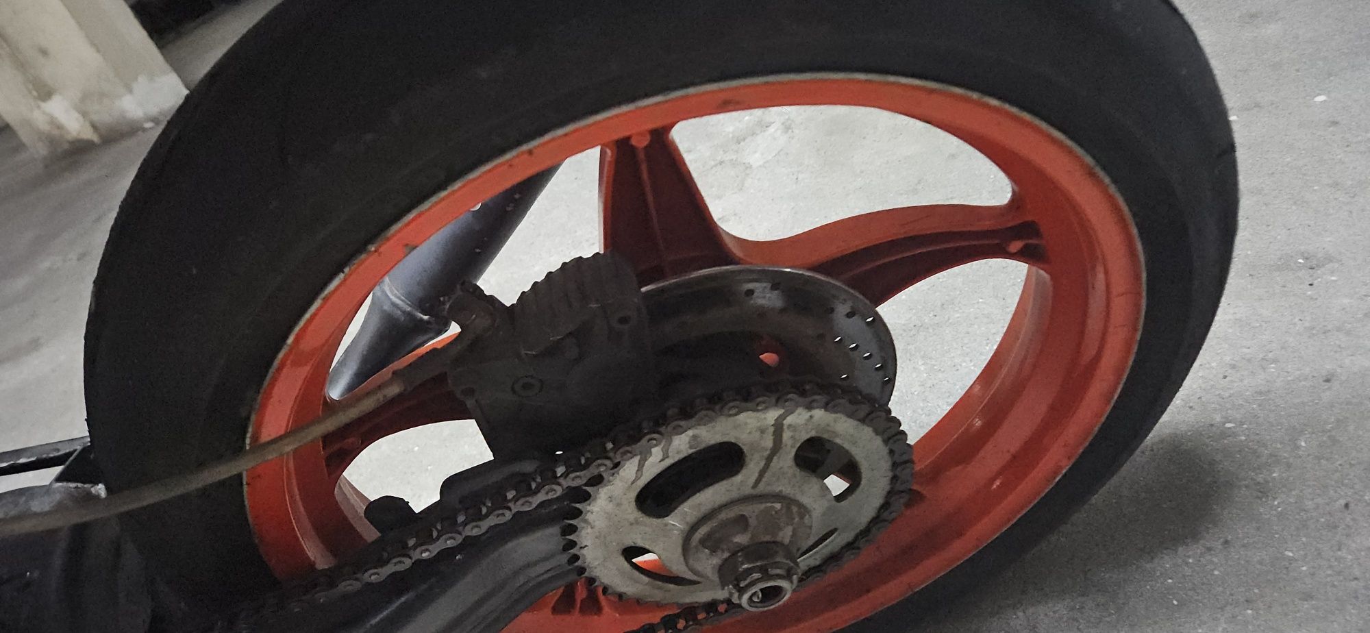 Casal boss 2v com motor aprilia