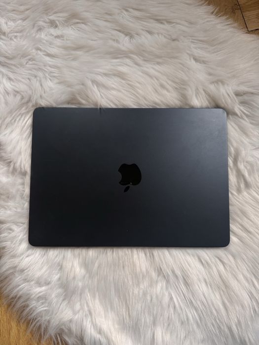 Apple MacBook Air 13,6" 2022, M2 8GB RAM 245GB Dysk macOS Pótnoc