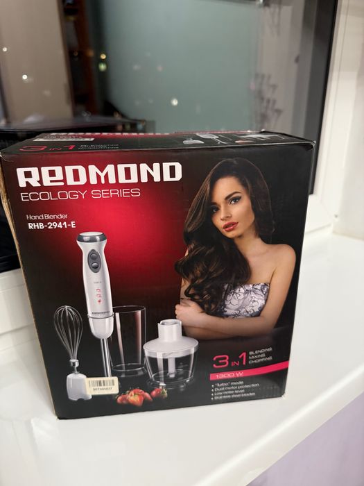 Продам блендер Redmond