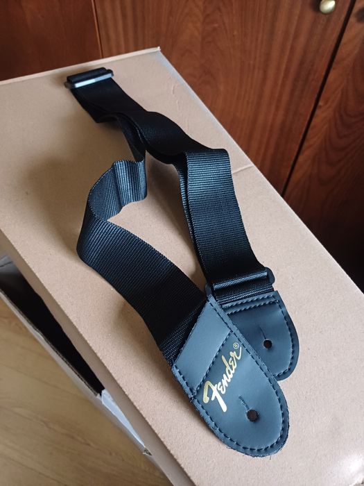 Correia Fender para guitarra