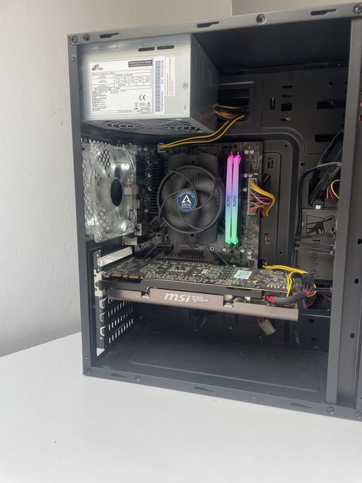 —> Komputer stacjonarny pc