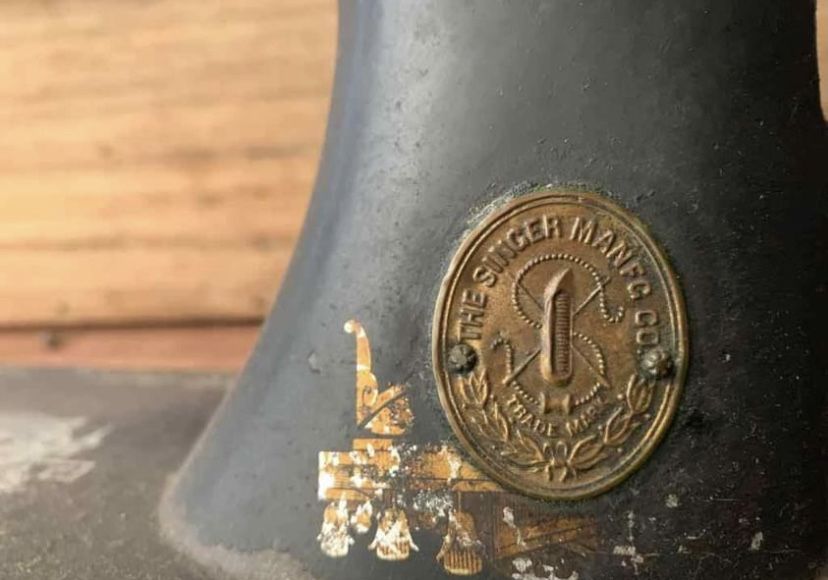 Máquinas de Costura (cabeças) antigas da marca Husqvarna e Singer para colecionador