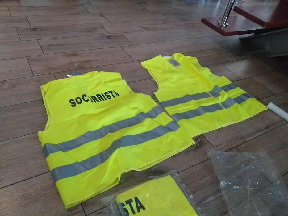 4 coletes refletores unicexo XL  novos para usar de noite ir a Fátima