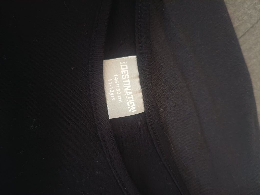 Czarny top na ramiączkach i legginsy 146-152