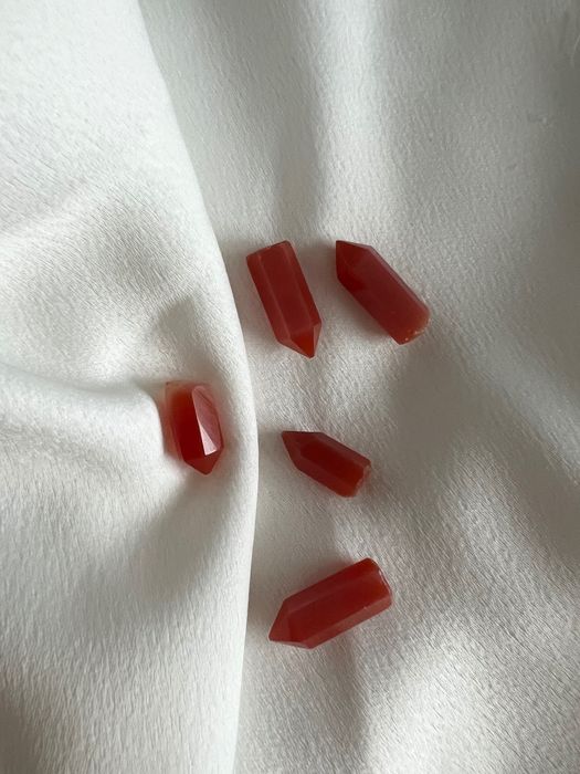 Karneol - kamienie w kształcie ołówka mini