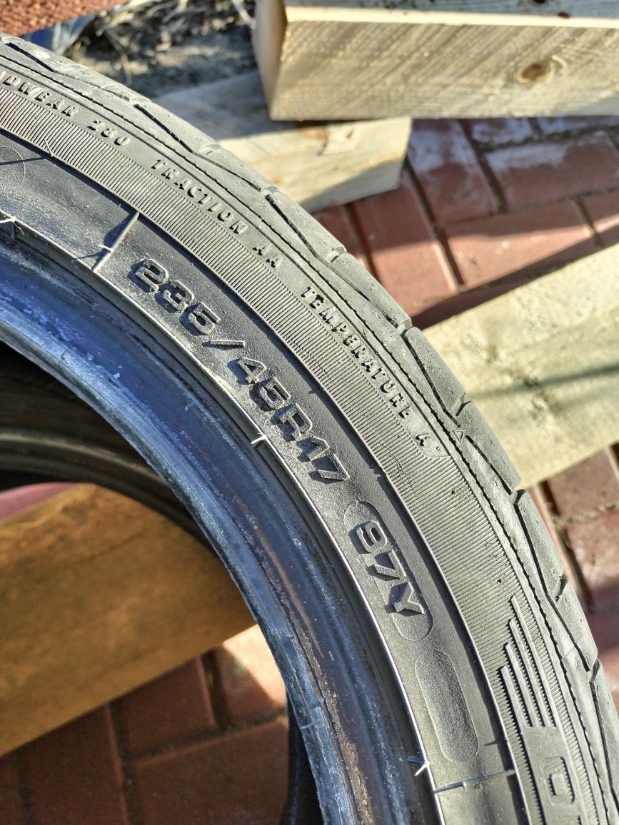 Opony Dębica 235/45 R17