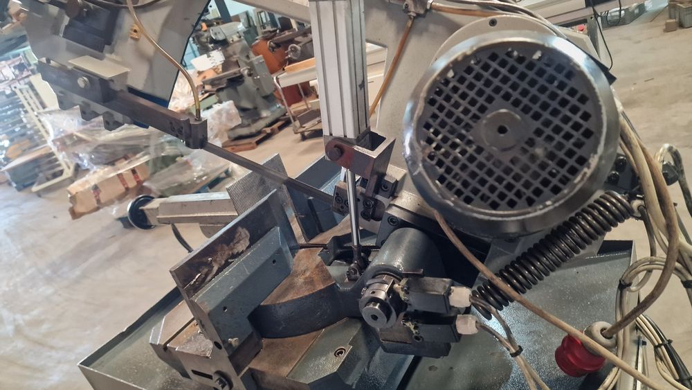 Serrote de fita com paralela pneumatica