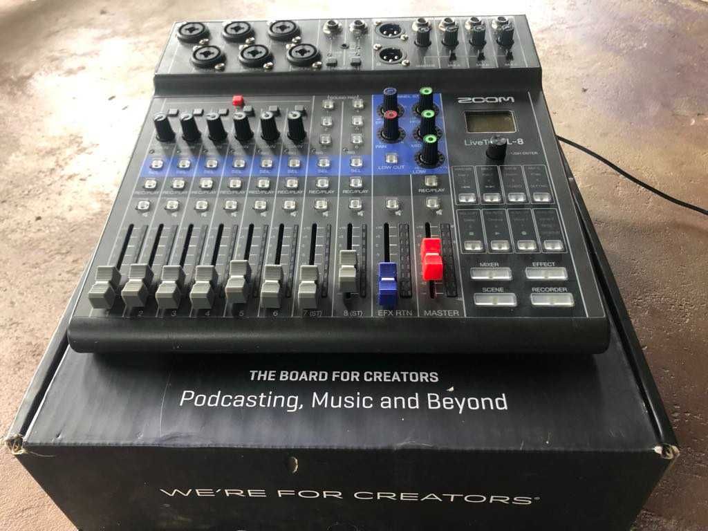 Zoom LiveTrack 8
