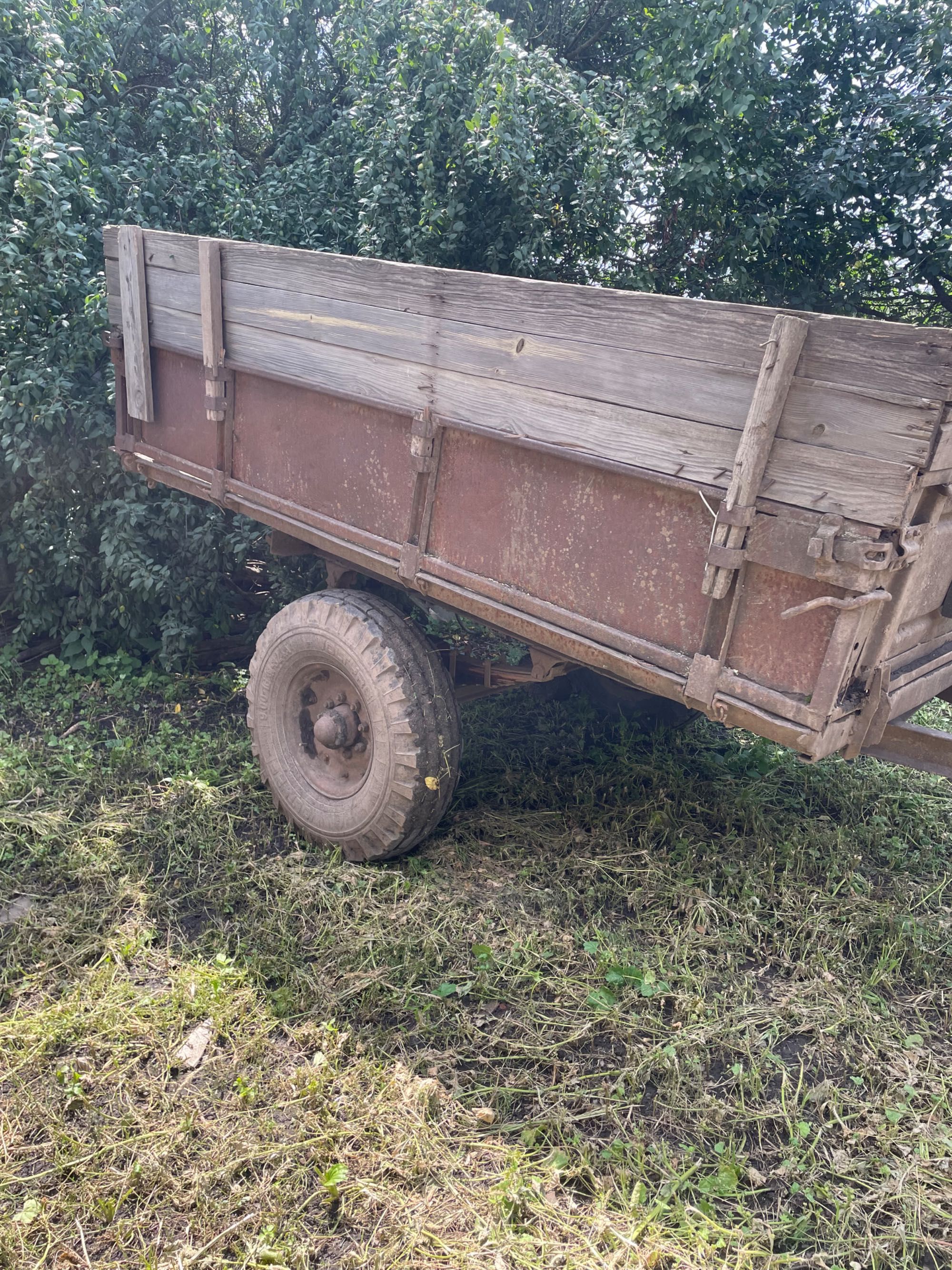 Напівпричіп тракторний