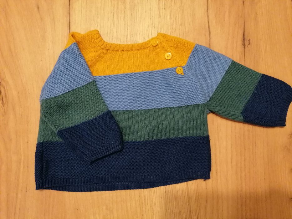 Sweterek niemowlęcy