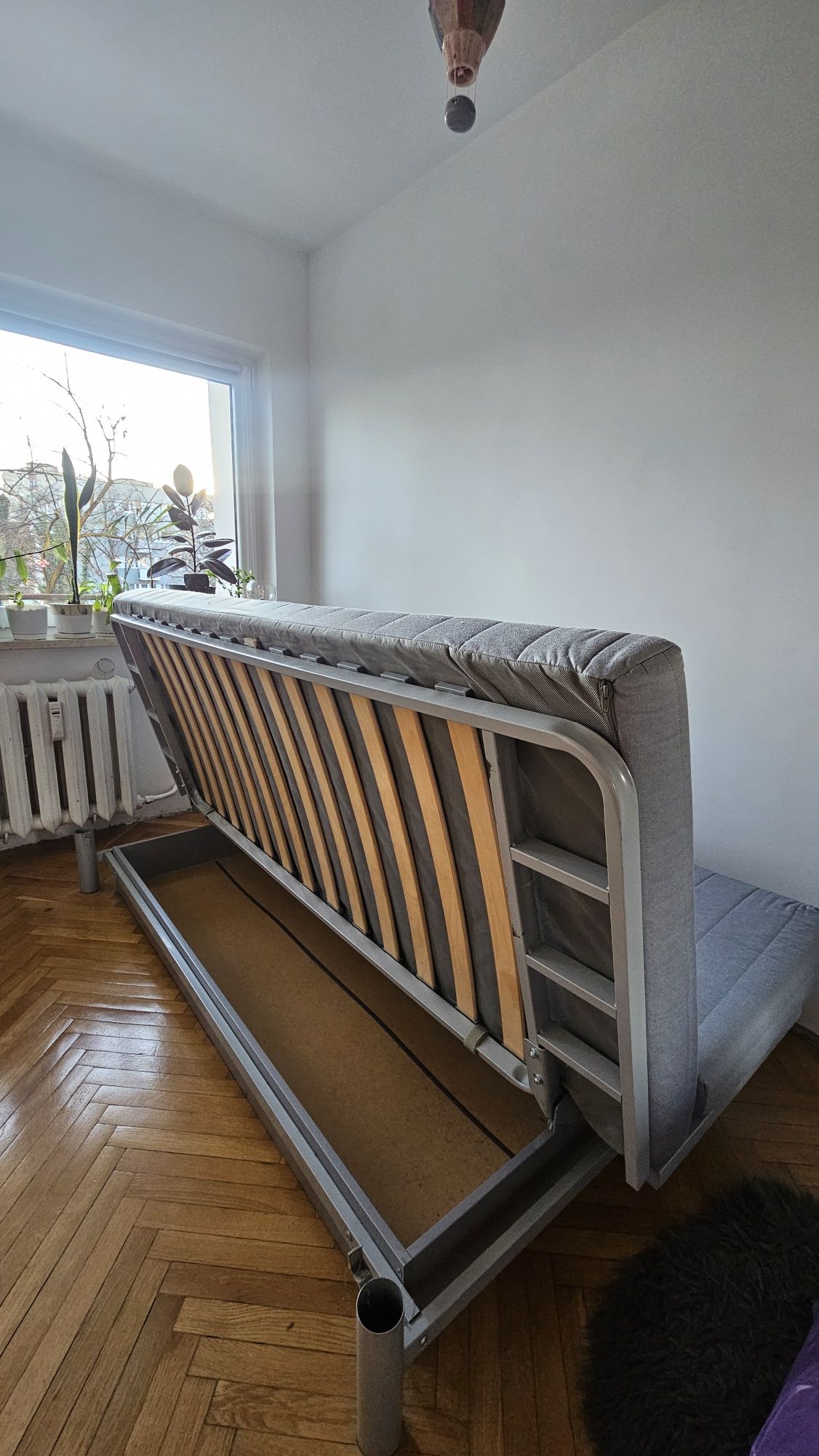 Sofa IKEA BEDDINGE – rozkładana, z pojemnikiem