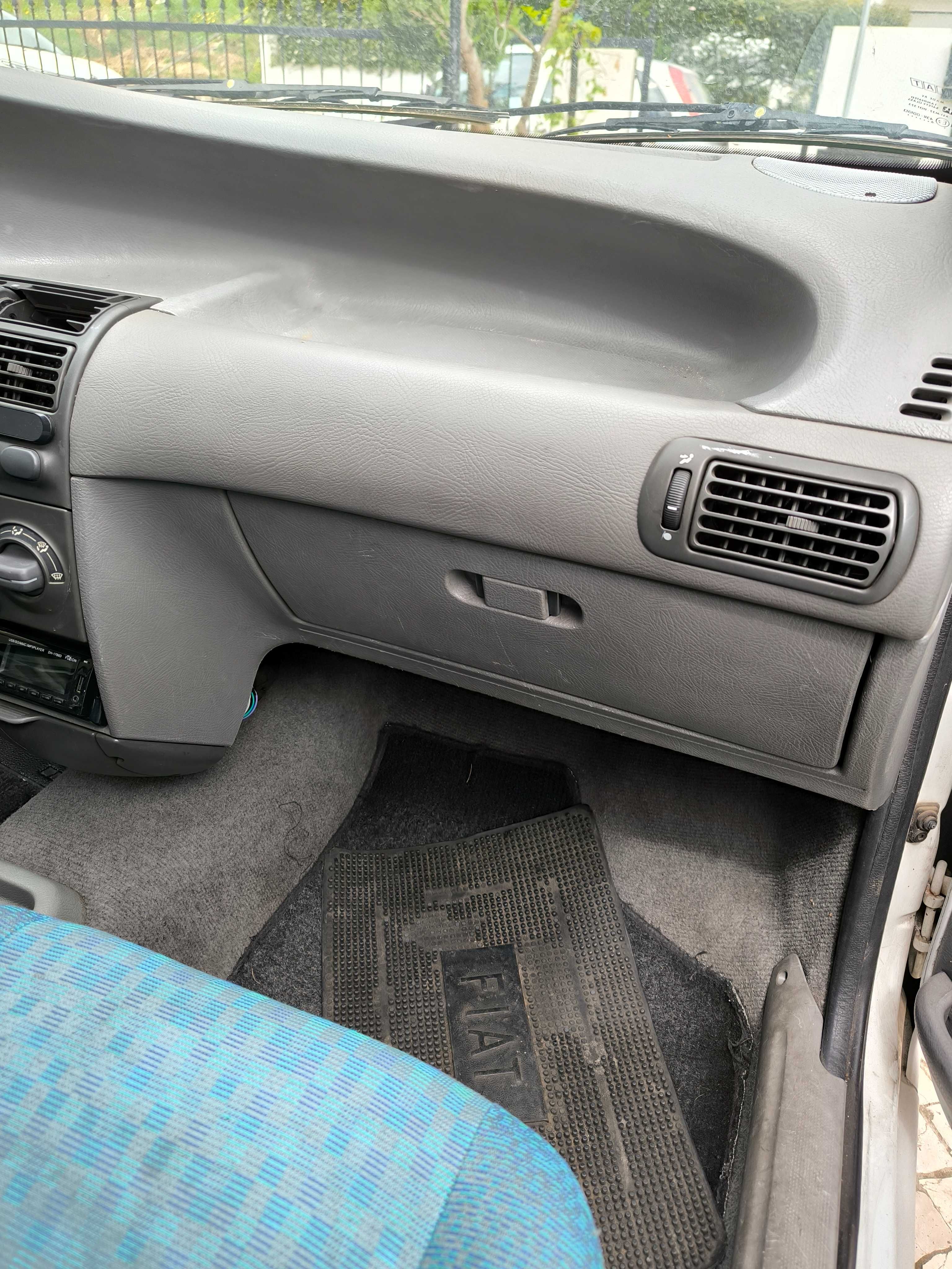 Queres comprar um elétrico? Este Fiat Punto S 55 ajuda-te a pagar!