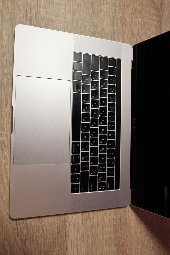 Macbook pro 15.6 дюймів.i7 16gb 512ssd 4gb