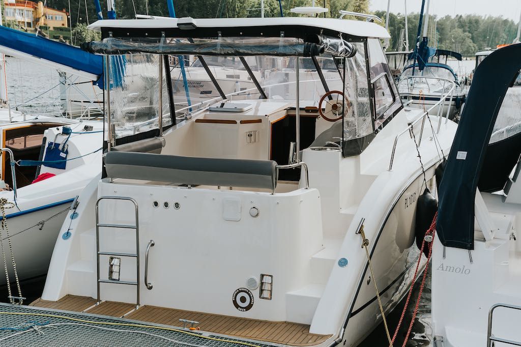 Czarter jachtu motorowego houseboat Futura 860, Stillo 30, Mazury