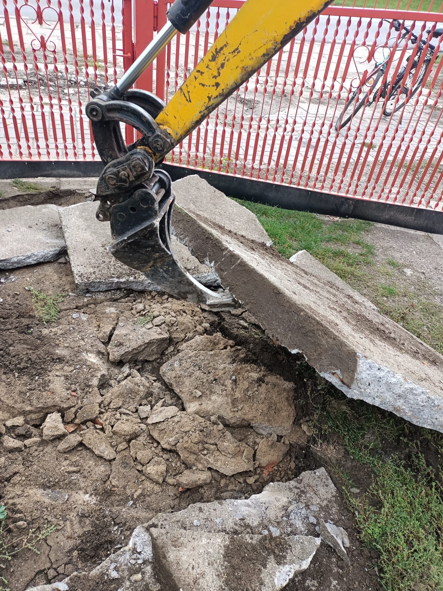 Zrywark ripper pazur do minikoparek JCB Bobcat Kubota Takeuchi i