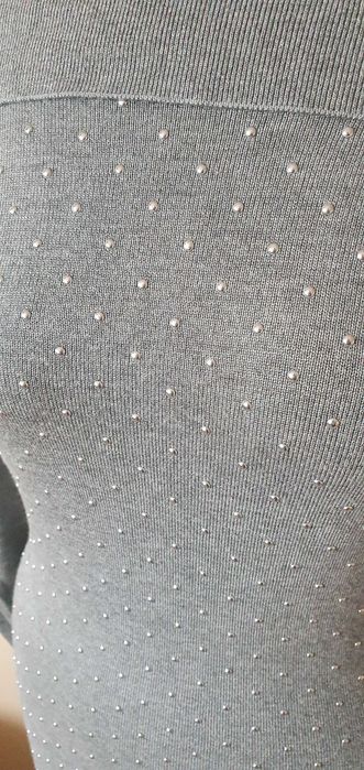 Quiz świetna szara midi sukienka sweterkowa odkryte ramiona s