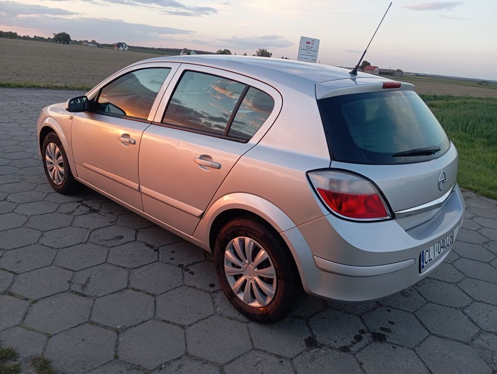 Astra H 1.7 Isuzu mały przebieg najlepszy silnik! Sprawna klima !