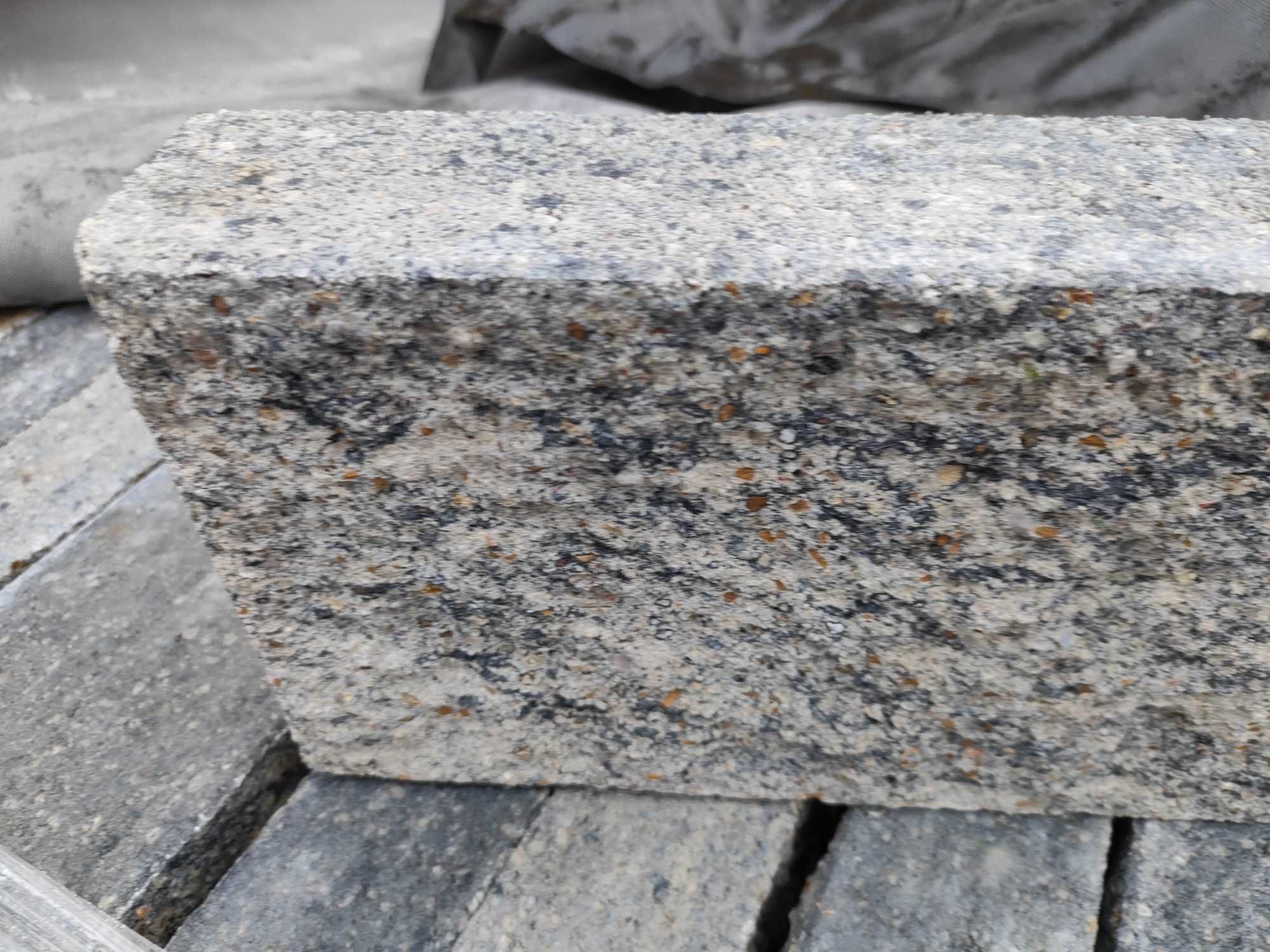 Płytka uniwersalna grządki elewacja palisada obrzeże mur grill donica