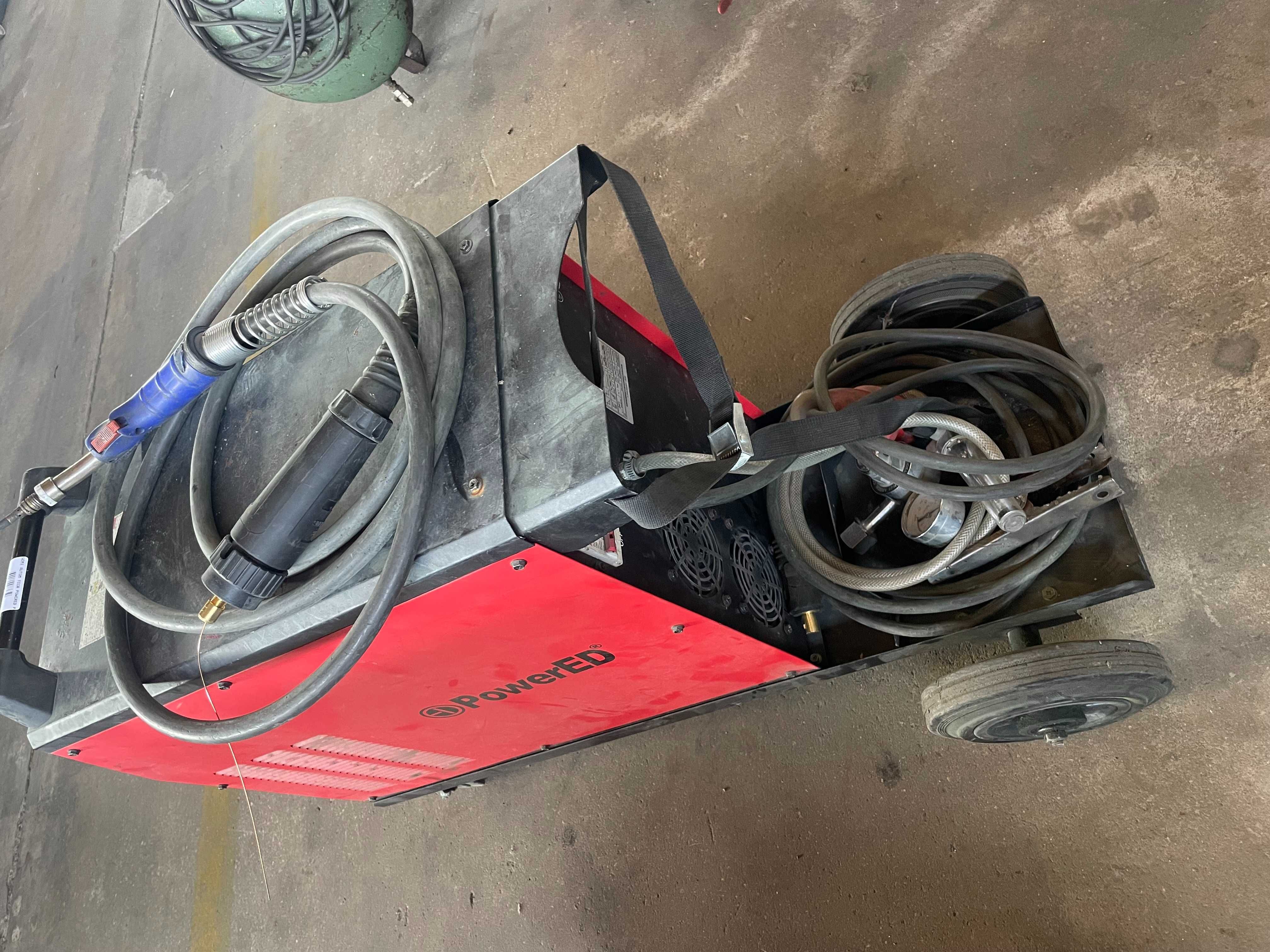 Semi automática POWERED PMIG300S
