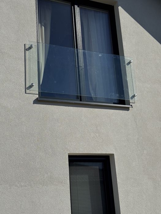 Balustrady szklane, daszki szklane,szklarz,lustra, barierki na balkon