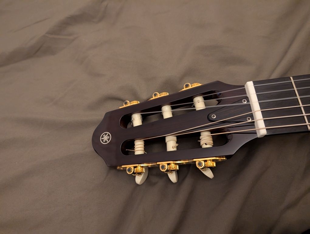 Yamaha silent SLG 200NW NT