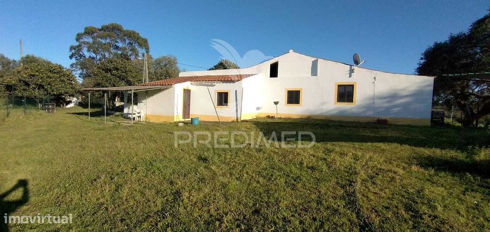 Monte Alantejano com 3 habitações e piscina