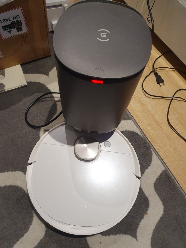 Robot sprzątający Ecovacs Deebot Ozmo T8+