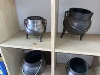 Potes antigos em ferro para decoraçao