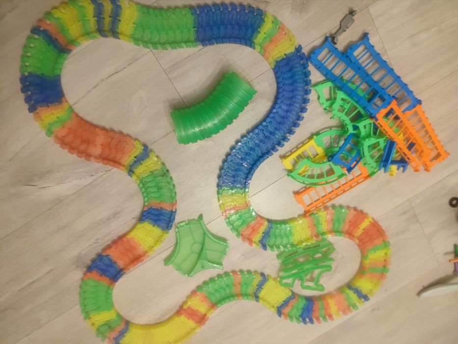 Tory samochodowe świecące magic track ponad 240szt