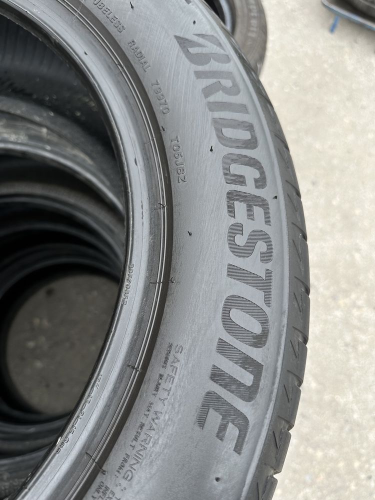 225/55/17 97W Bridgestone Turanza T005