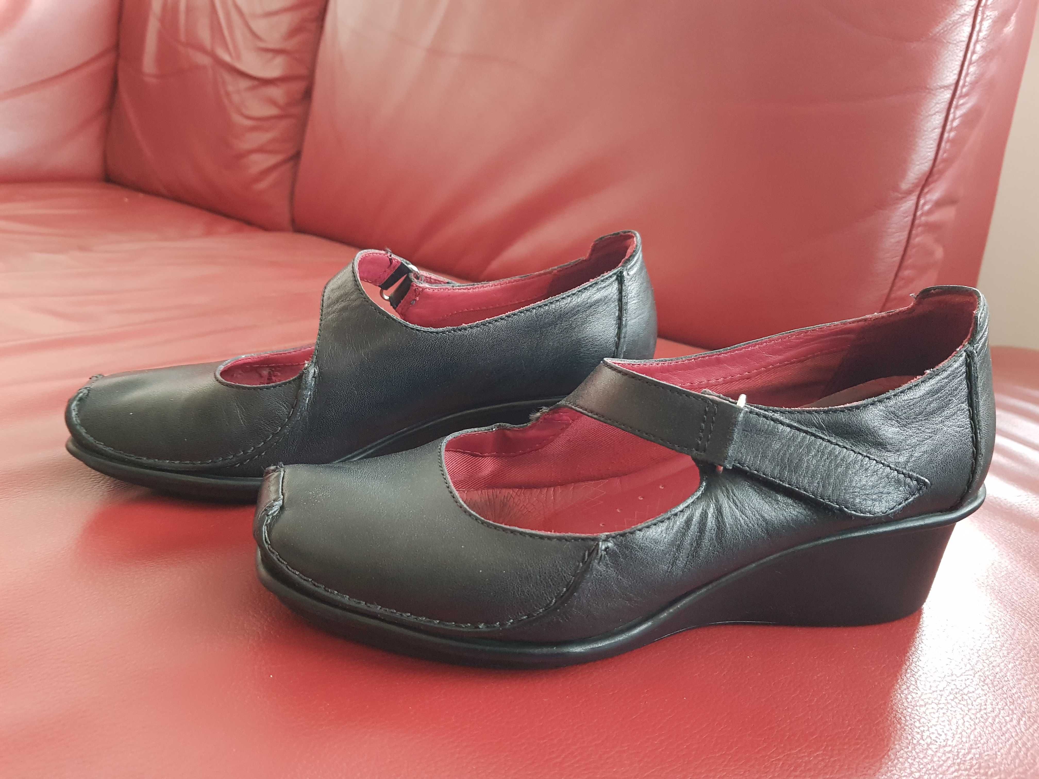 Clarks active air czółenka Mary Jane koturn - r. 40 stan bardzo dobry