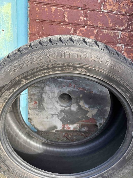 Продам зимнюю резину Nokian hakkapeliitta 255/50/19