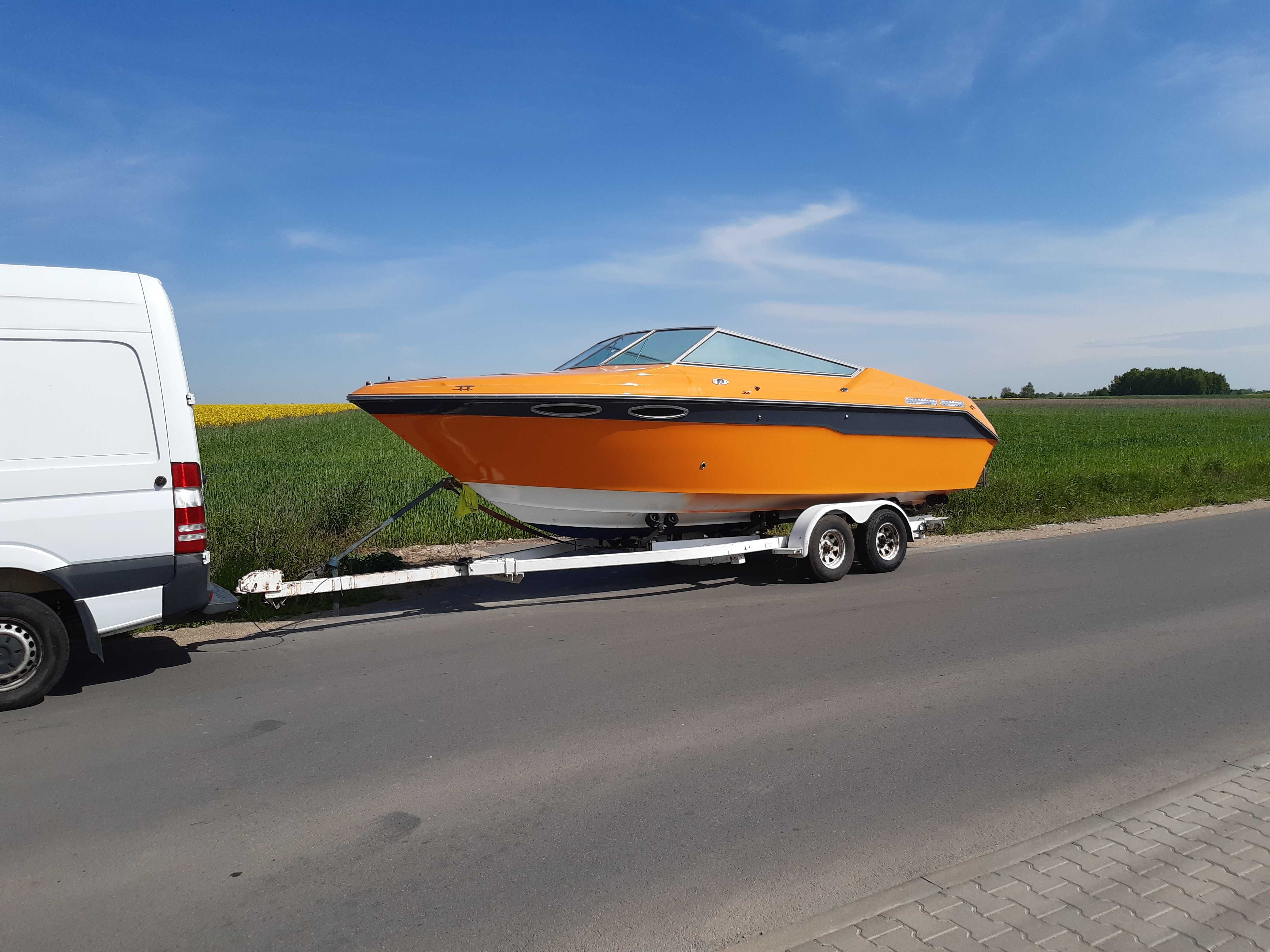 Łódź motorowa Sea Ray 220 OV