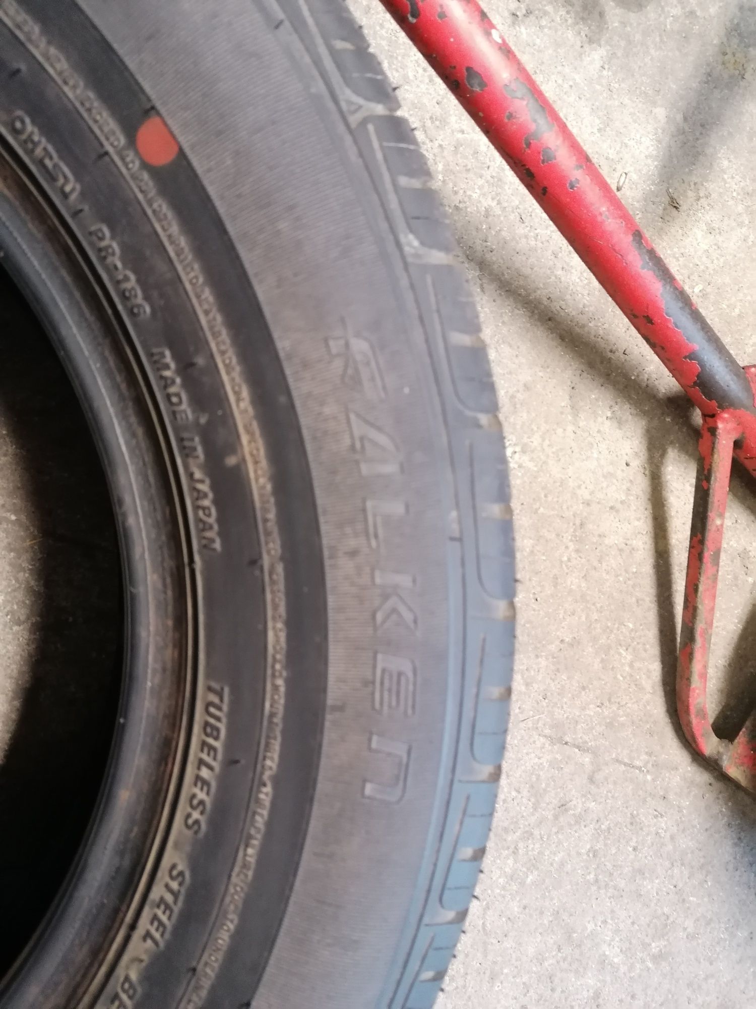 Sprzedam oponę pojedynczą 185/70 r14 Falken